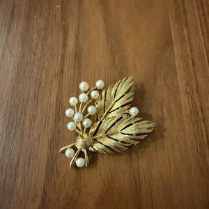 Vintage Gold Leaf and Pearl Brooch